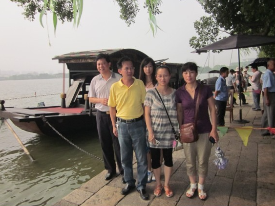 公司党员赴南湖接受红色教育