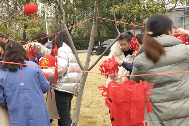 公司组织发展“闹元宵猜字谜”活动