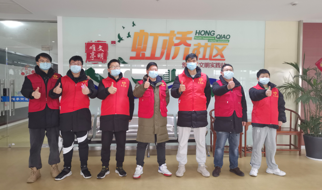 疫情突发，我们筑起一路“红白防线”